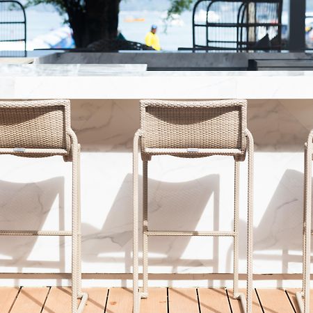 Liv Hotel Phuket Patong Beachfront Екстериор снимка