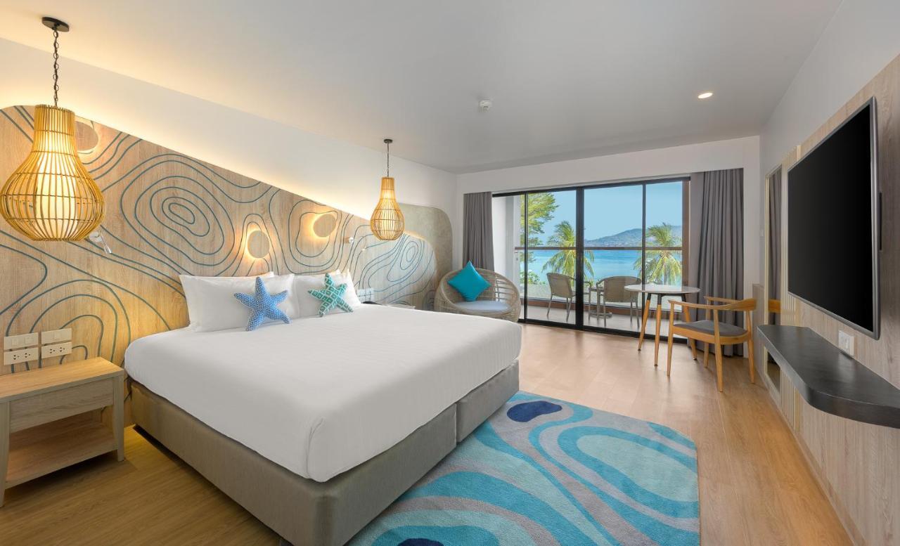 Liv Hotel Phuket Patong Beachfront Екстериор снимка