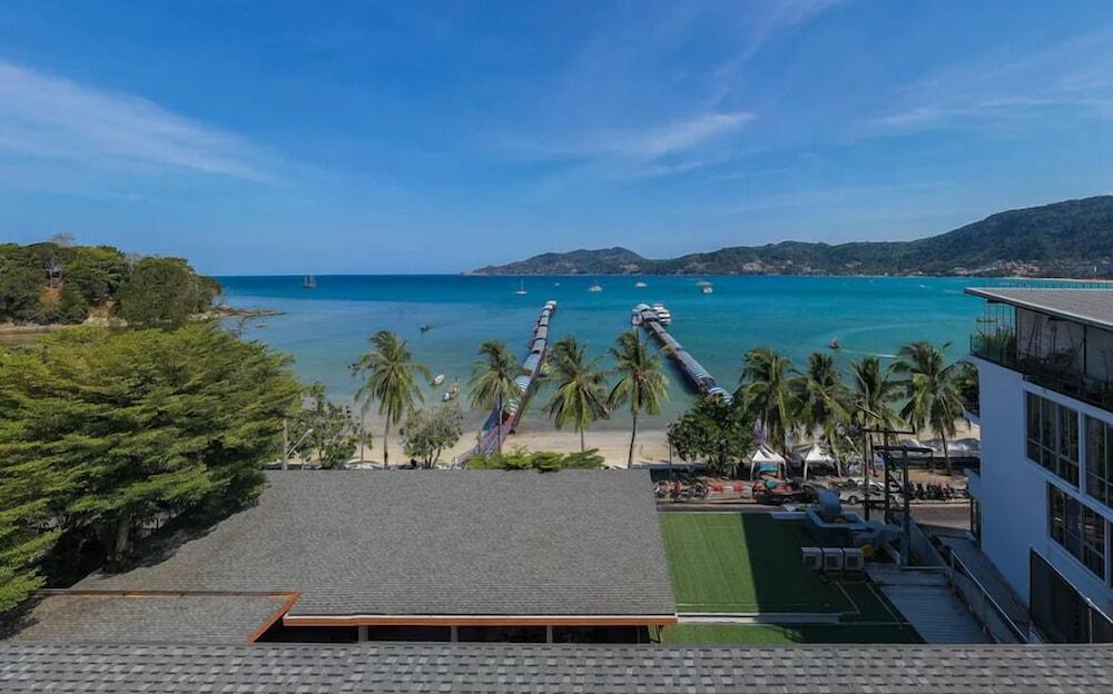 Liv Hotel Phuket Patong Beachfront Екстериор снимка