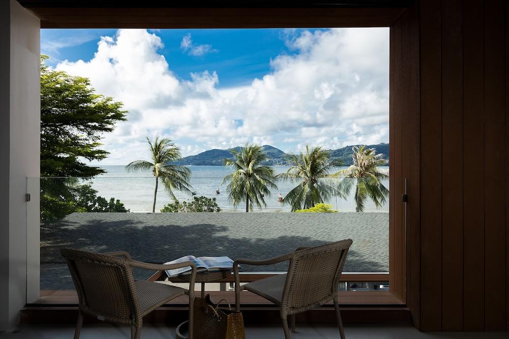 Liv Hotel Phuket Patong Beachfront Екстериор снимка
