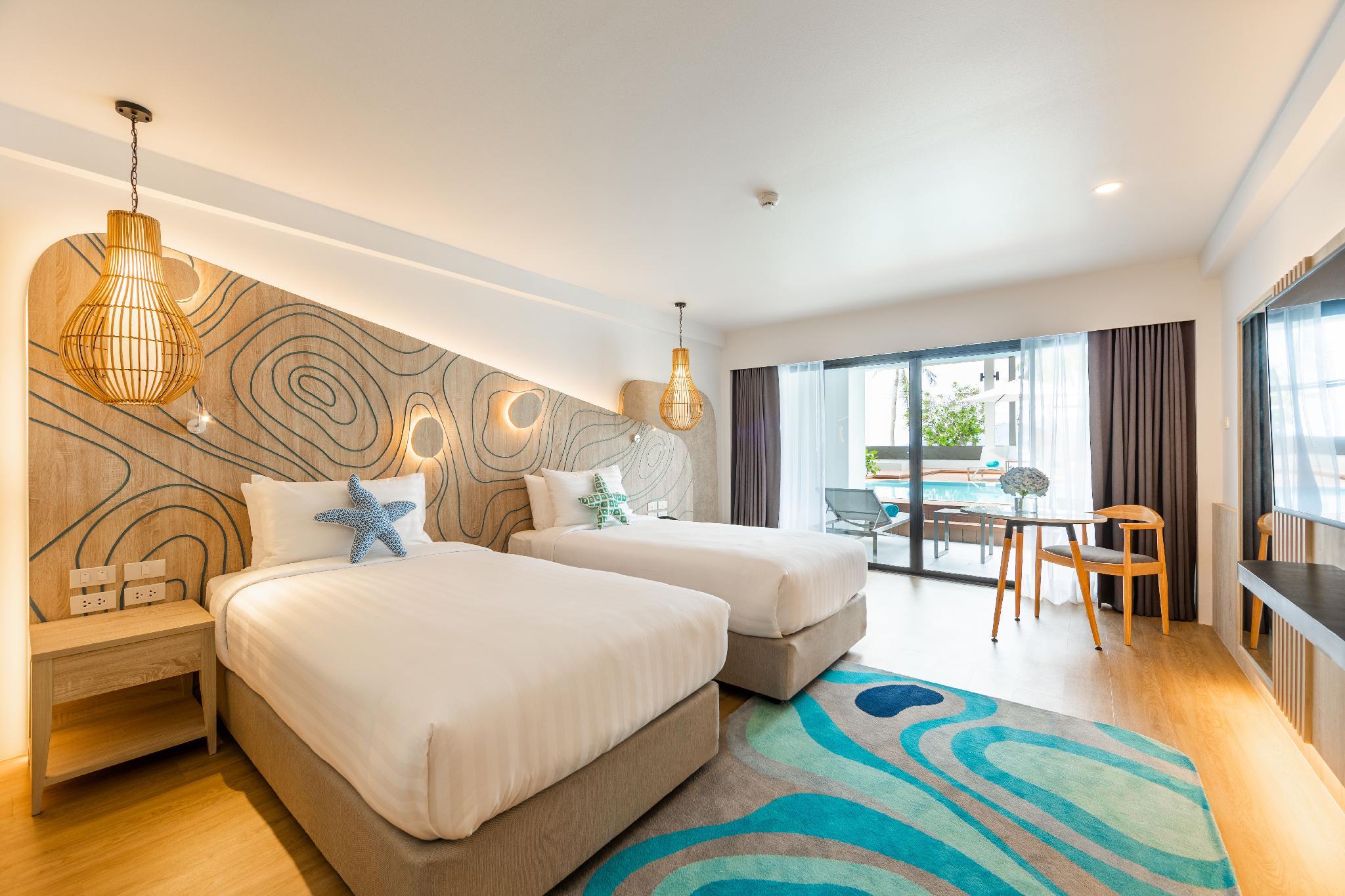 Liv Hotel Phuket Patong Beachfront Екстериор снимка