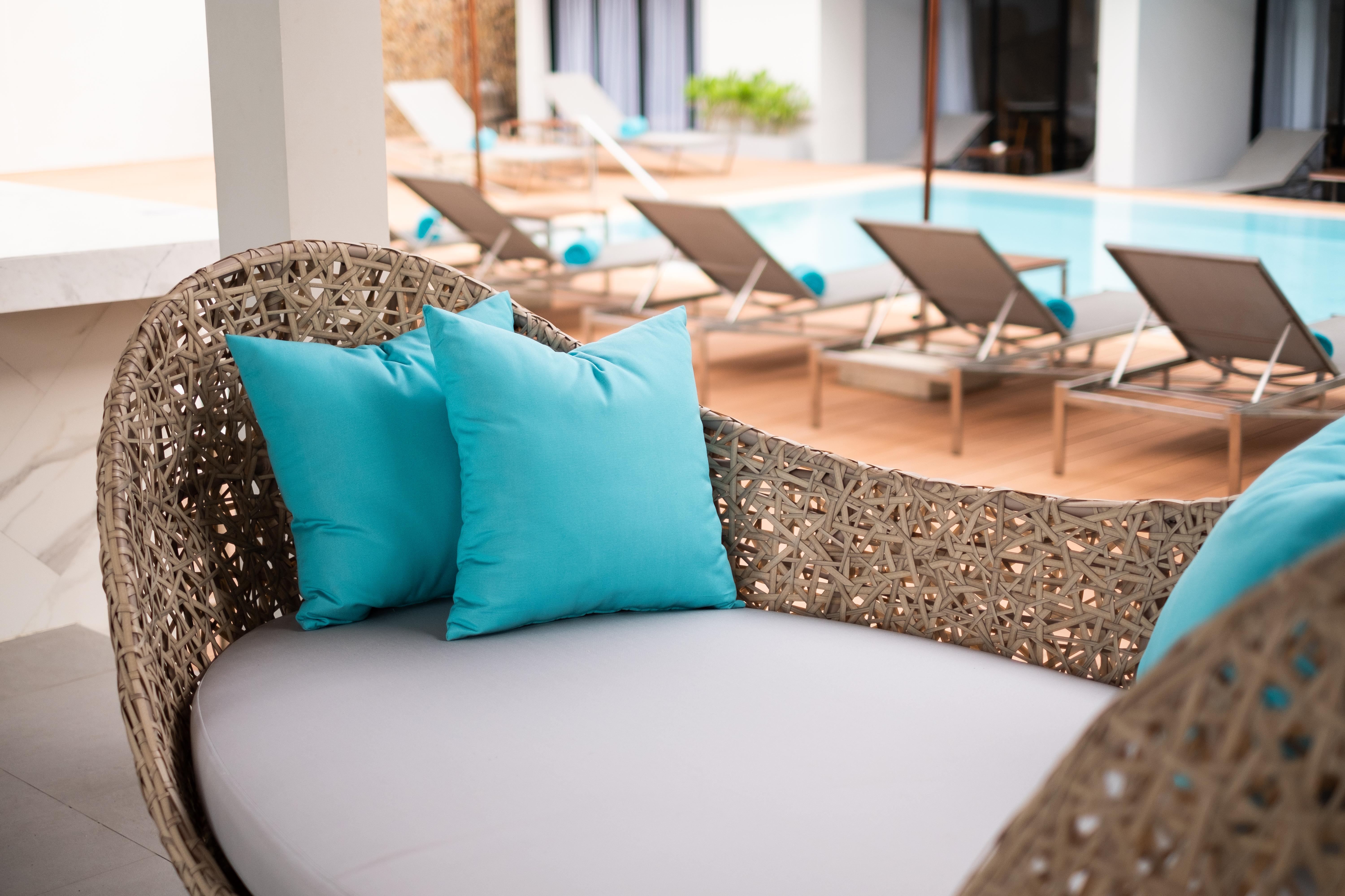Liv Hotel Phuket Patong Beachfront Екстериор снимка