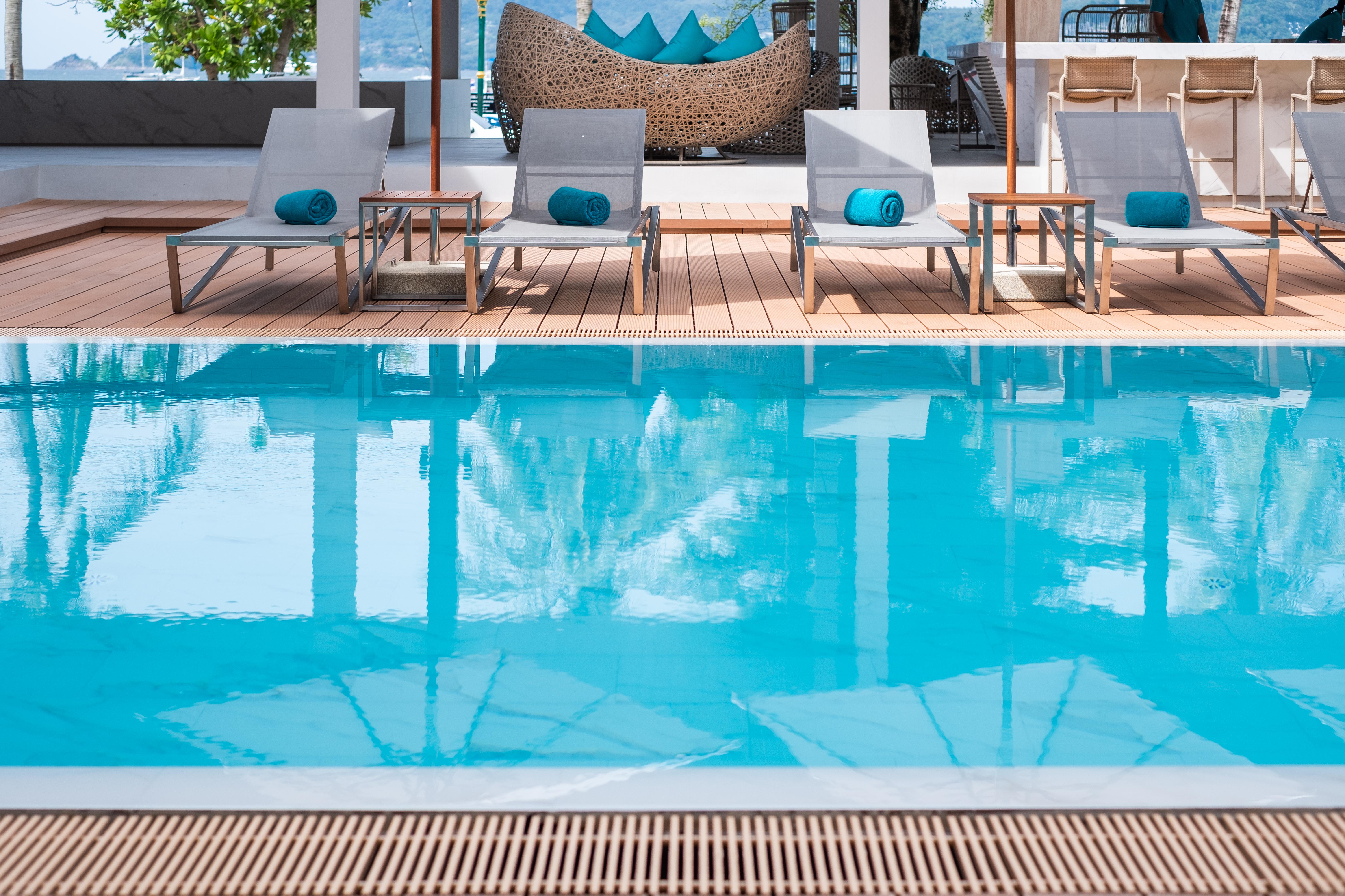 Liv Hotel Phuket Patong Beachfront Екстериор снимка