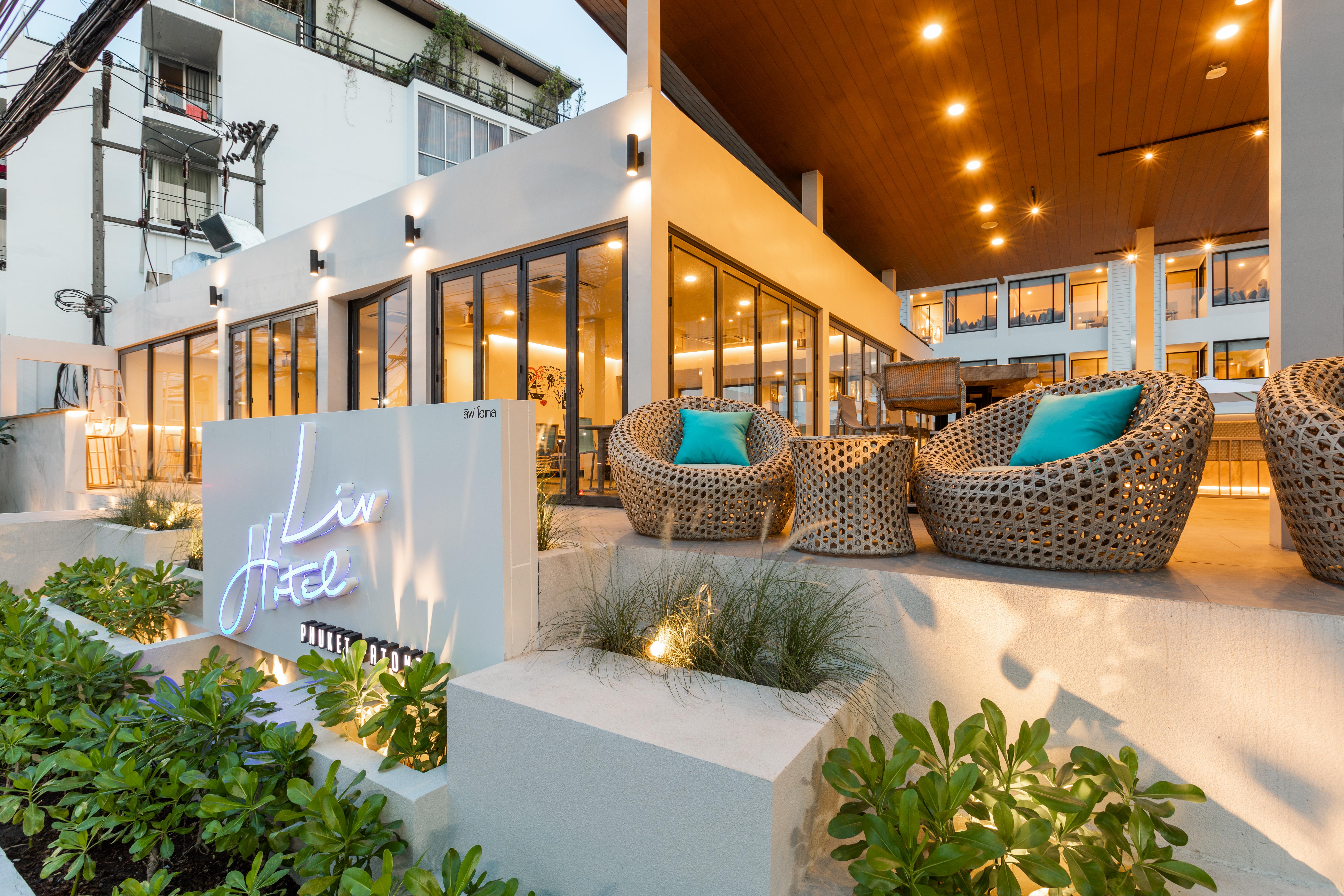 Liv Hotel Phuket Patong Beachfront Екстериор снимка
