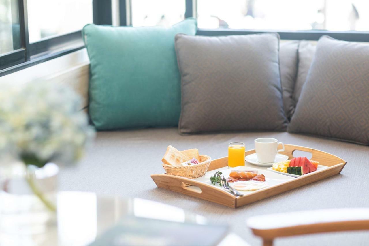 Liv Hotel Phuket Patong Beachfront Екстериор снимка