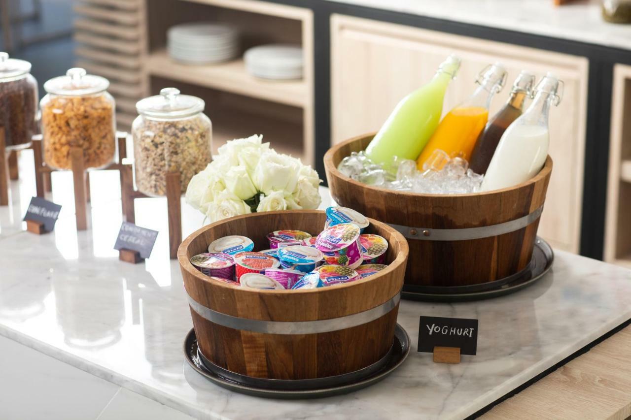 Liv Hotel Phuket Patong Beachfront Екстериор снимка